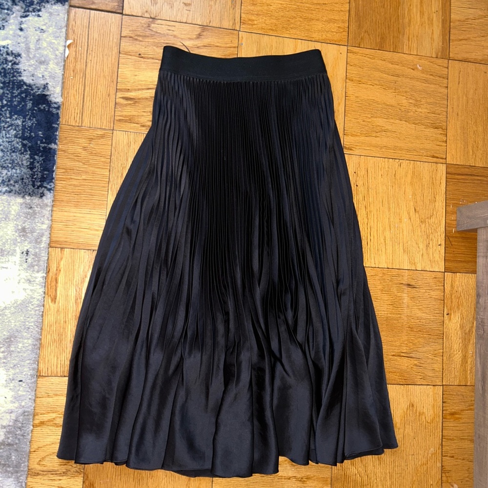 Wilfred Twirl Pleated Skirt from Aritzia